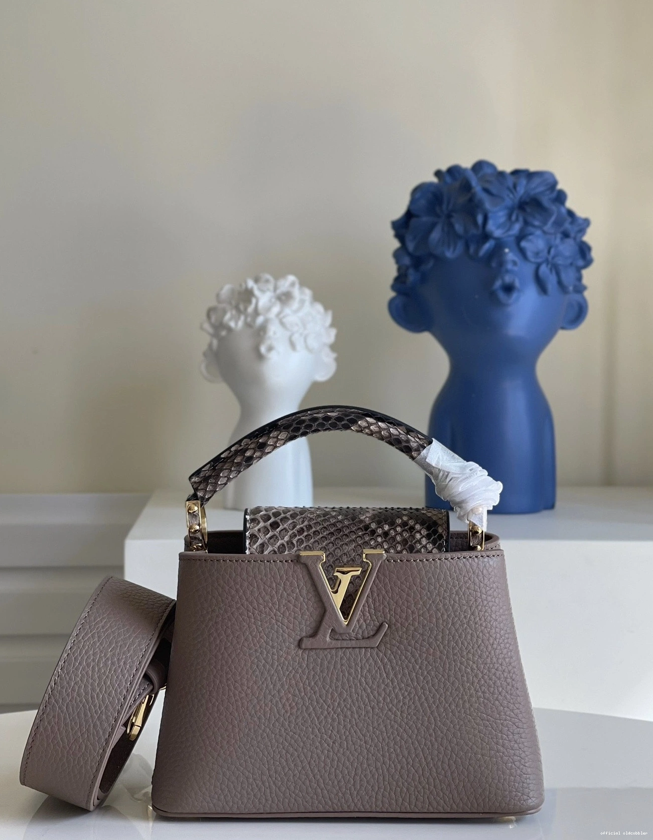 Official oldcobbler LOUIS VUITTON CAPUCINES MINI 0802